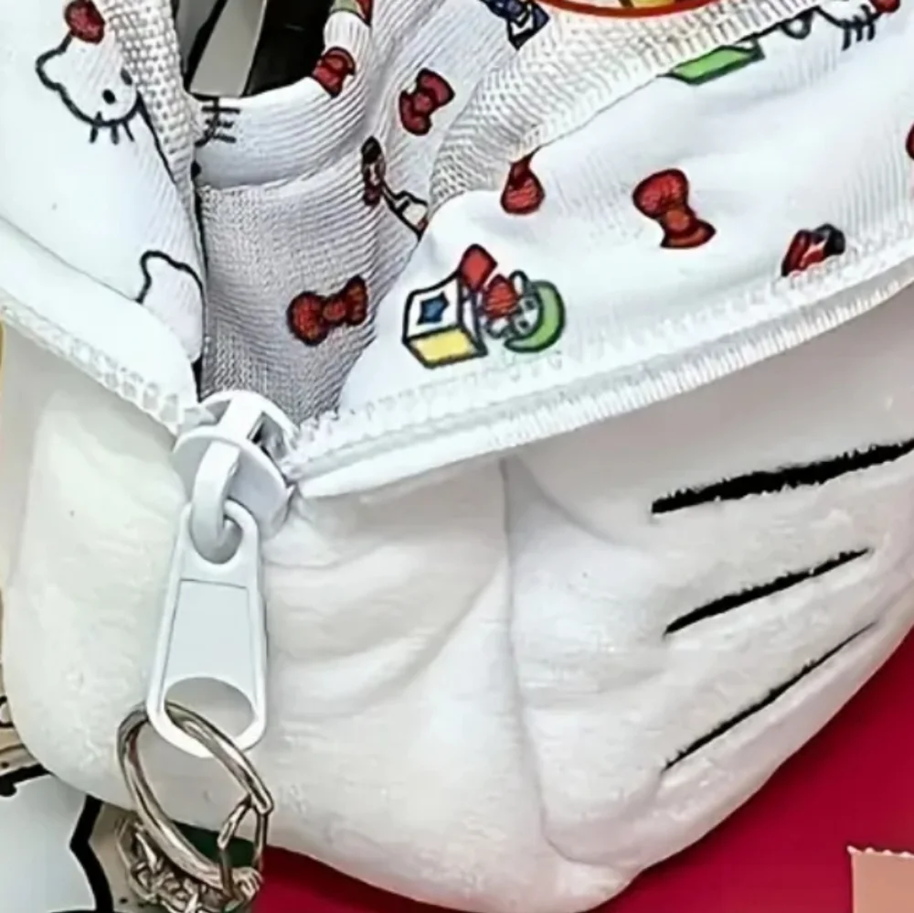 🆕️HELLO KITTY COSMETIC BAG WITH LINED INTERIOR WITH POCKET